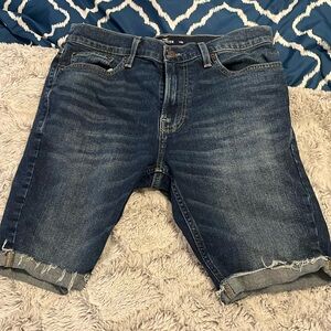 32 waist Hollister shorts